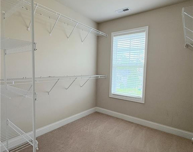 260 Trenton Place - Photo Thumbnail 20