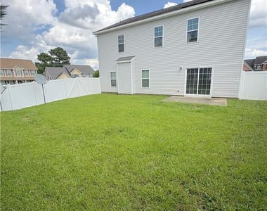 260 Trenton Place - Photo Thumbnail 23
