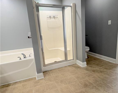 260 Trenton Place - Photo Thumbnail 19