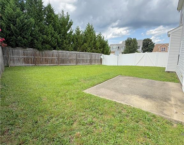 260 Trenton Place - Photo Thumbnail 22