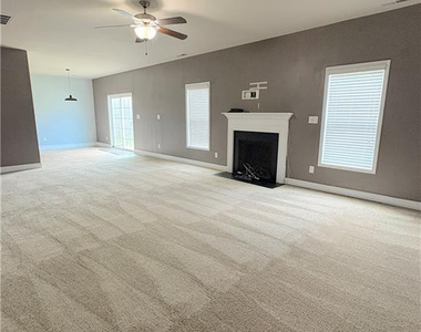 260 Trenton Place - Photo Thumbnail 8