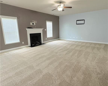 260 Trenton Place - Photo Thumbnail 7