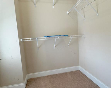260 Trenton Place - Photo Thumbnail 21