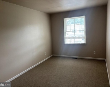 114 Carriage Lane - Photo Thumbnail 21