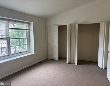 114 Carriage Lane - Photo Thumbnail 20