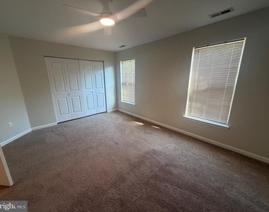 101 Colts Neck Drive - Photo Thumbnail 15