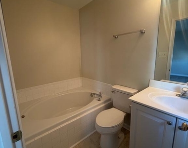 101 Colts Neck Drive - Photo Thumbnail 9