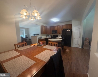 101 Colts Neck Drive - Photo Thumbnail 19