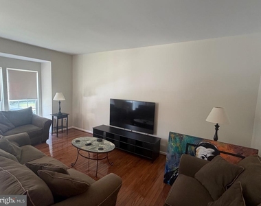101 Colts Neck Drive - Photo Thumbnail 5