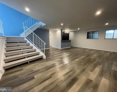 802 Salem Court - Photo Thumbnail 21