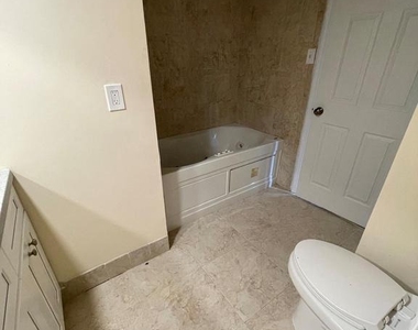 802 Salem Court - Photo Thumbnail 27