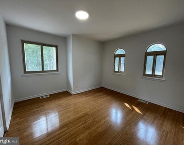 802 Salem Court - Photo Thumbnail 17