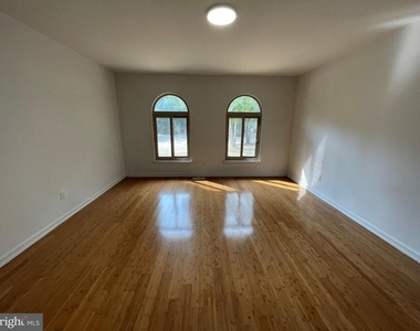 802 Salem Court - Photo Thumbnail 19