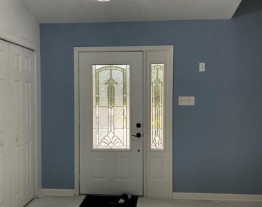 802 Salem Court - Photo Thumbnail 5