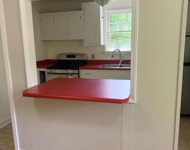 502 Frank Street - Photo Thumbnail 5