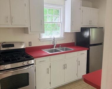 502 Frank Street - Photo Thumbnail 6