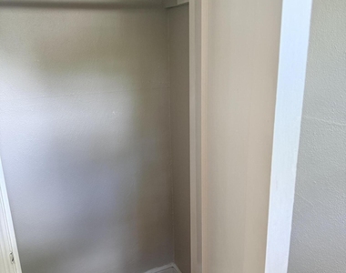 502 Frank Street - Photo Thumbnail 11
