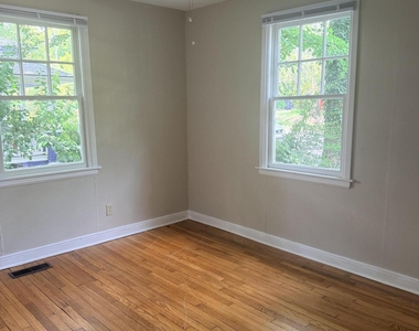 502 Frank Street - Photo Thumbnail 8