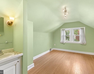 112 Cambridge Avenue - Photo Thumbnail 13