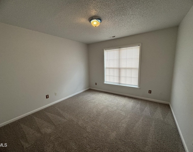 4804 Tanglewood Oaks Street - Photo Thumbnail 9