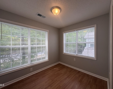 1305 Kent Road - Photo Thumbnail 2