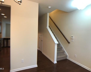 105 Mt Evans Drive - Photo Thumbnail 3