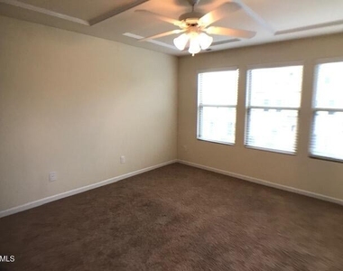 105 Mt Evans Drive - Photo Thumbnail 10