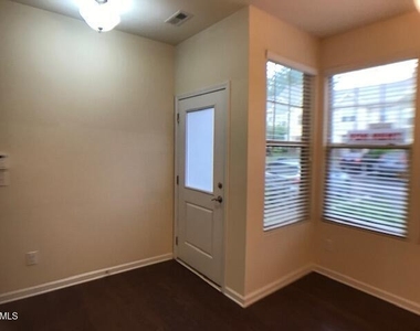 105 Mt Evans Drive - Photo Thumbnail 1
