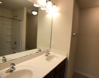 105 Mt Evans Drive - Photo Thumbnail 12