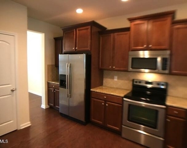 105 Mt Evans Drive - Photo Thumbnail 5