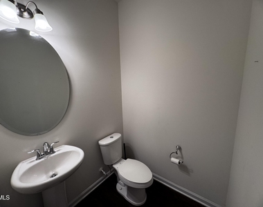 1748 Clayfire Drive - Photo Thumbnail 10