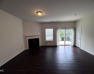 1748 Clayfire Drive - Photo Thumbnail 9