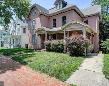 217 S Prospect Street - Photo Thumbnail 2