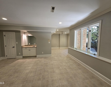102 Eyemouth Court - Photo Thumbnail 14