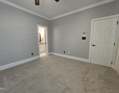 102 Eyemouth Court - Photo Thumbnail 31