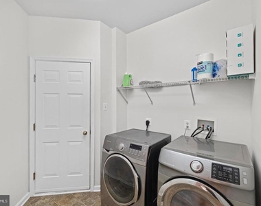 8008 Dorado Terrace - Photo Thumbnail 16