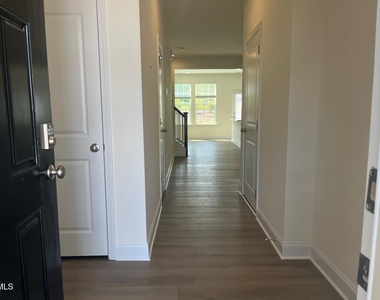 28 Hyacinth Lane - Photo Thumbnail 3