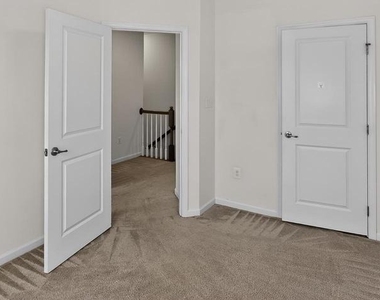 5363 S Center Drive - Photo Thumbnail 28