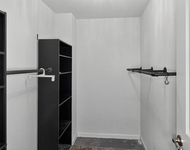 5363 S Center Drive - Photo Thumbnail 6