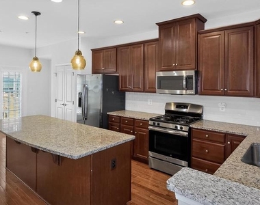 5363 S Center Drive - Photo Thumbnail 8