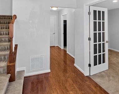 5363 S Center Drive - Photo Thumbnail 3