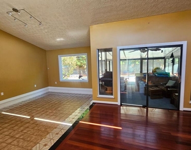 15514 Powell Lane - Photo Thumbnail 8