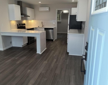 1309 Hudson Avenue - Photo Thumbnail 4