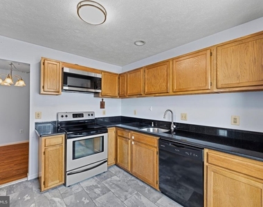 1518 Deep Gorge Court - Photo Thumbnail 5
