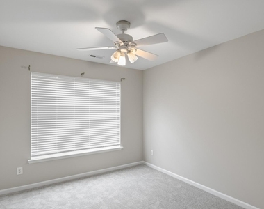 400 Berlin Way - Photo Thumbnail 27