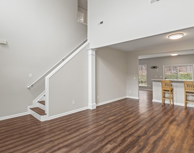 400 Berlin Way - Photo Thumbnail 9