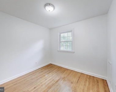 1716 E West Highway - Photo Thumbnail 15
