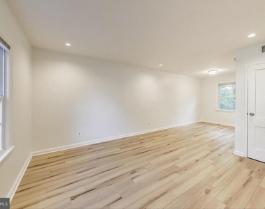 1716 E West Highway - Photo Thumbnail 3