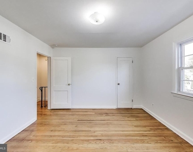 1716 E West Highway - Photo Thumbnail 12