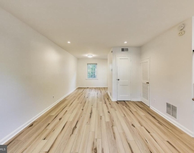 1716 E West Highway - Photo Thumbnail 4